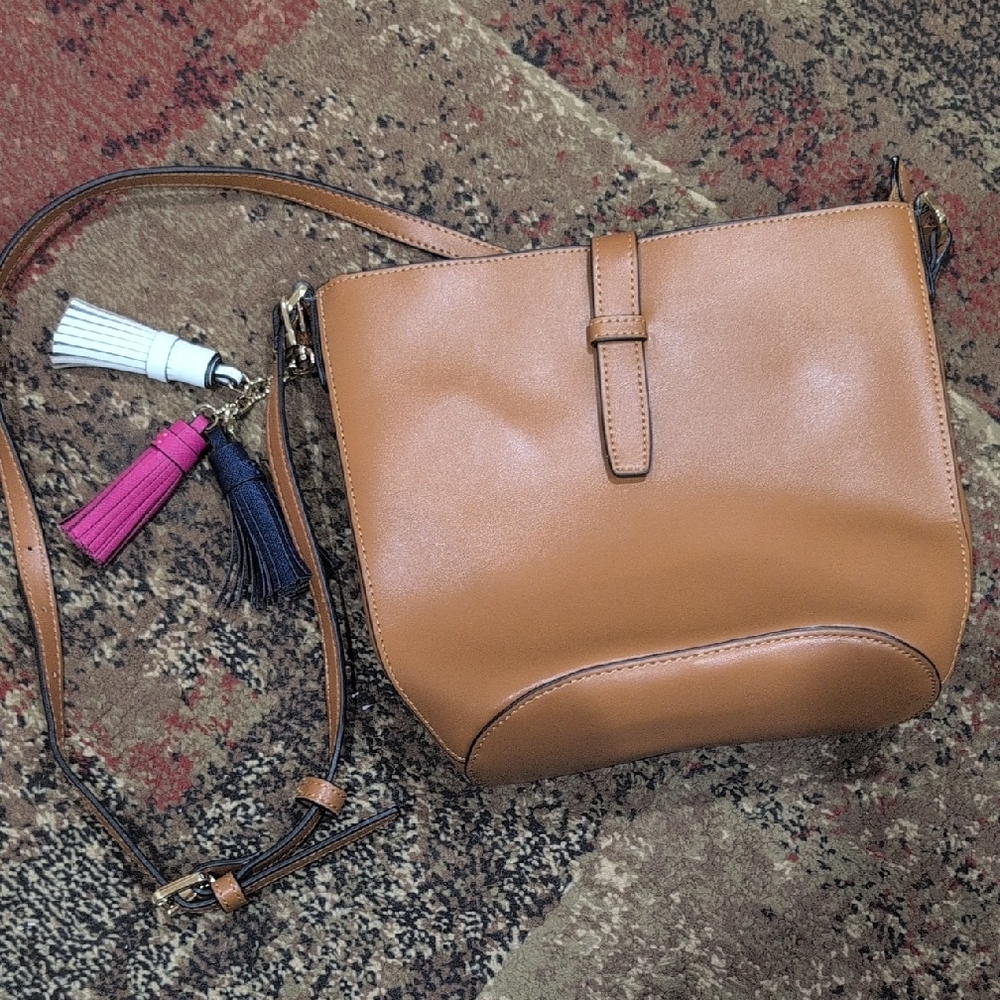 Crown And Ivy Elegant Tan Shoulder Bag